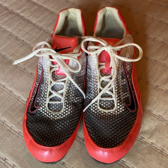 9.5 Nike Jana SPIKES. Like new. With extra spikes - Picture 7 of 17